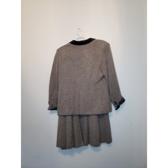 Geiger Collections Women 44 Outfit Set Button Front Blazer Skirt Gray Wool Tweed - Picture 2 of 5